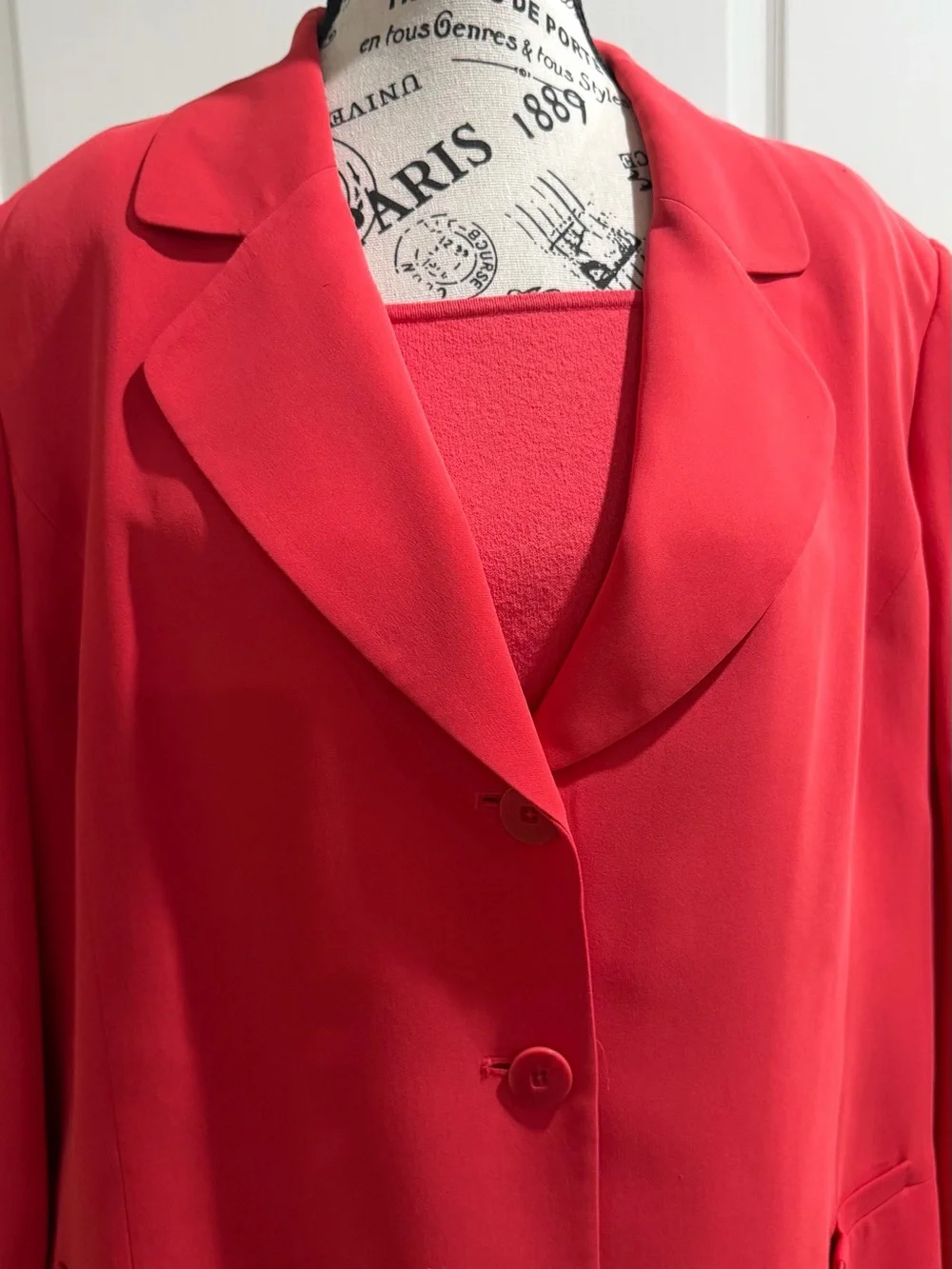 Classic Dana Buchman Red Tailored 3-Button Blazer Jacket & Tank Career Set